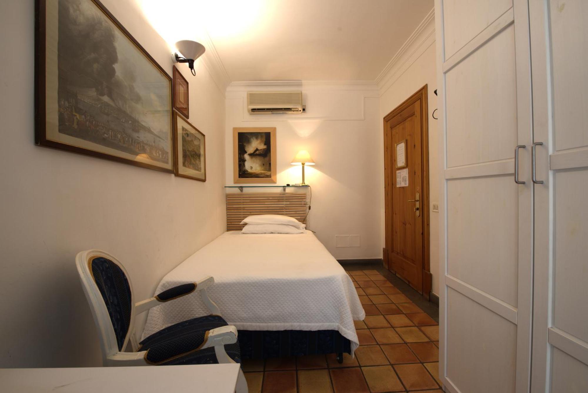 Hotel Locanda Cairoli Рим Экстерьер фото